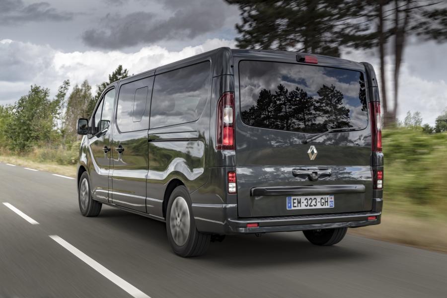  Renault Trafic SpaceClass 2017 года  (WW) (фото 18 из 43)